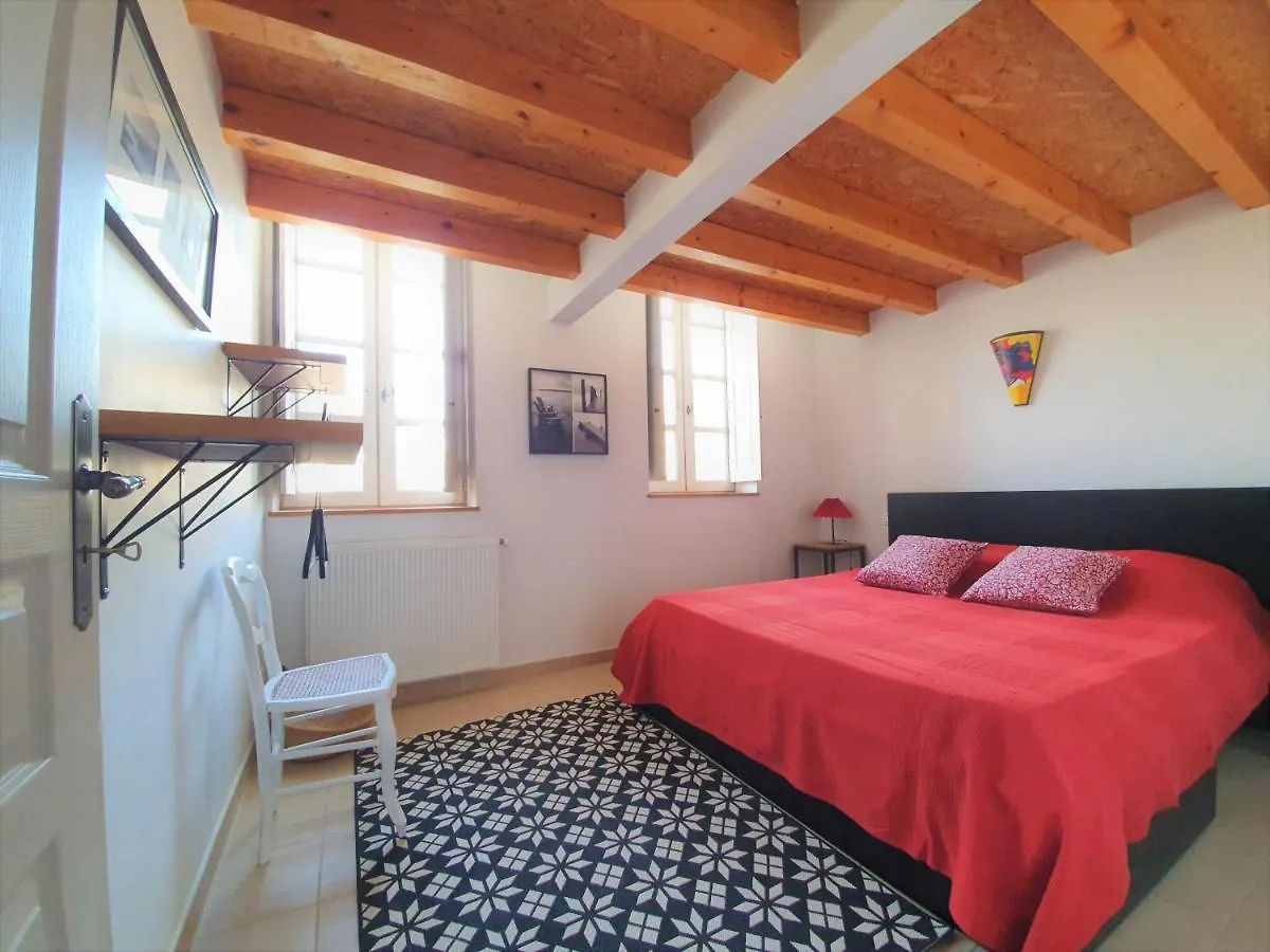 Holiday home Maison De Village Facon Loft, Avec Cour Et Airco, Dans Le Centre Historique L'Isle-sur-la-Sorgue France