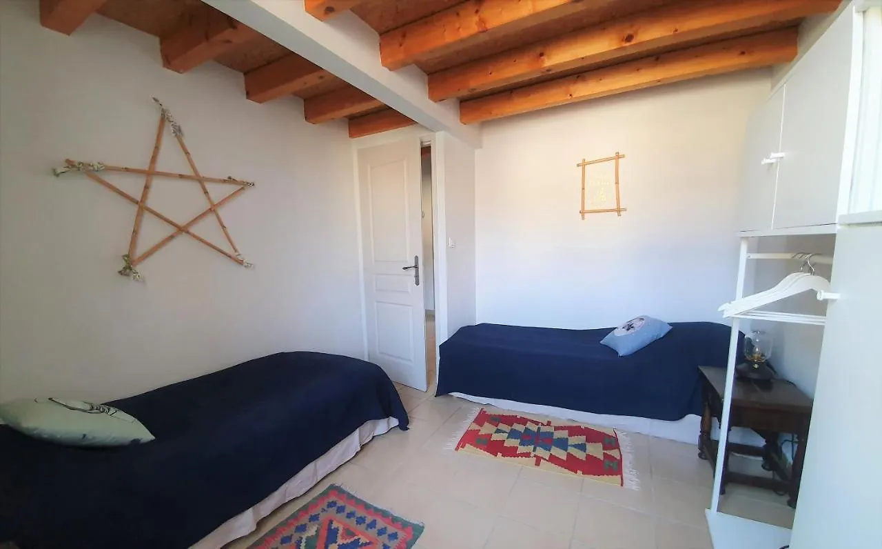 Holiday home Maison De Village Facon Loft, Avec Cour Et Airco, Dans Le Centre Historique L'Isle-sur-la-Sorgue